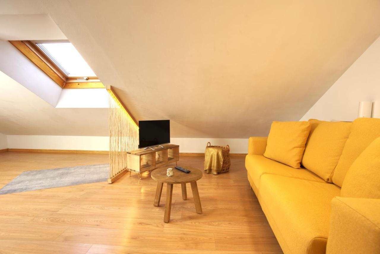 Vm Apartamentos Turisticos サンティアゴ・デ・コンポステーラ エクステリア 写真